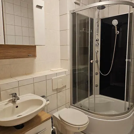 ,unterkunft Fuer Montagen Arbeiter & Familien דירה